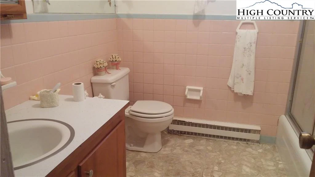 Image number 6 for the current listing