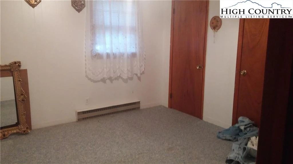 Image number 5 for the current listing