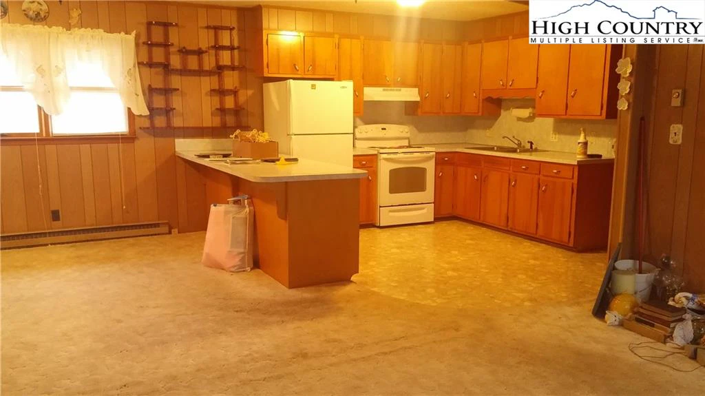 Image number 4 for the current listing
