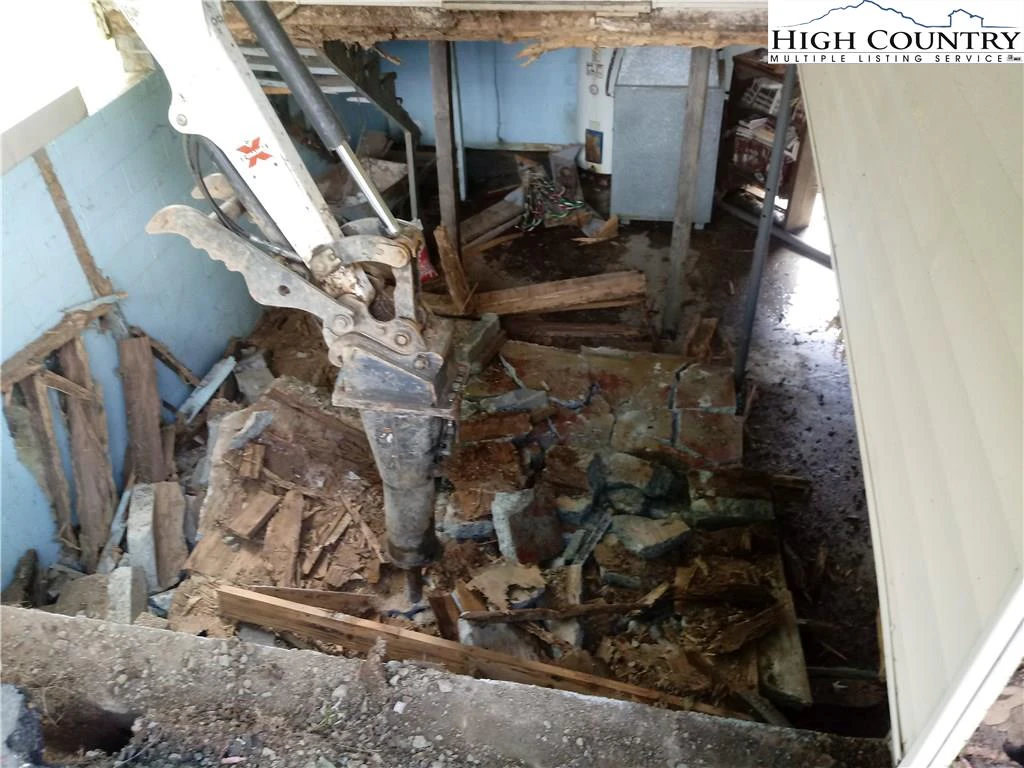 Image number 3 for the current listing