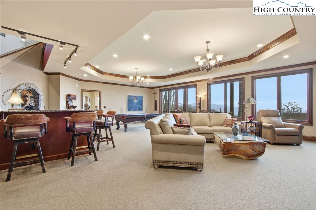 Image number 6 for the current listing