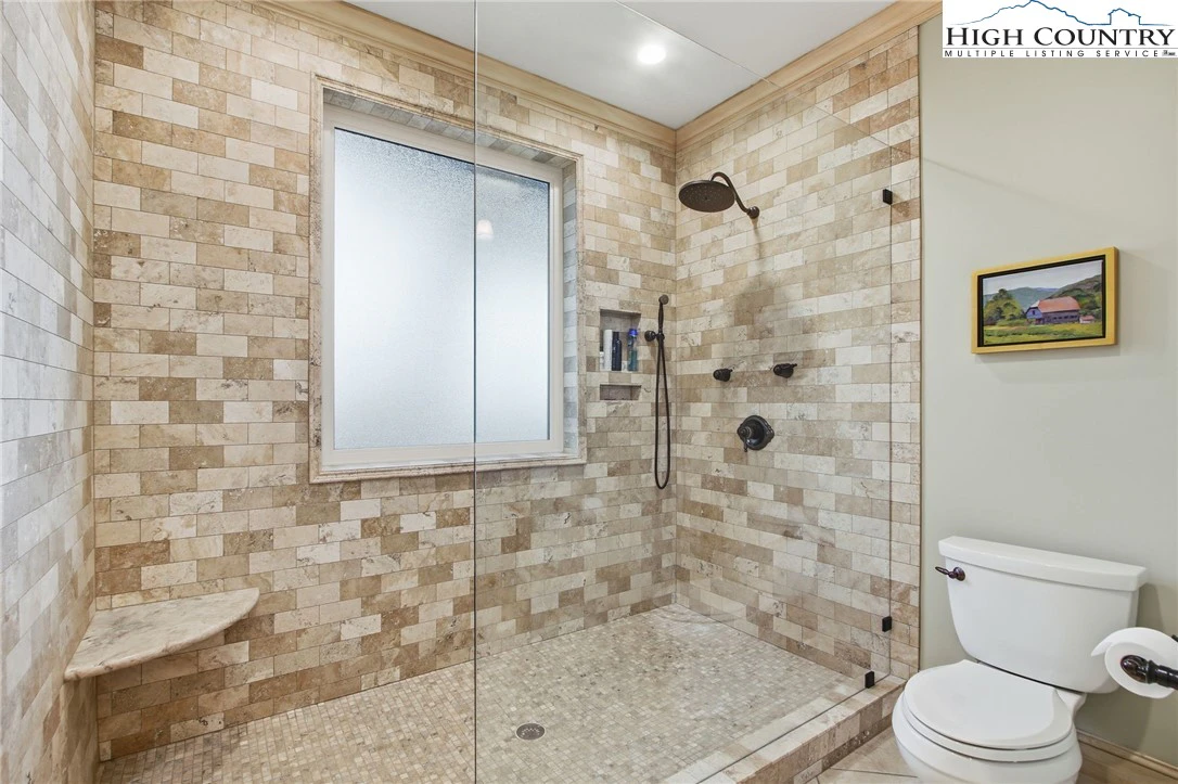 Image number 2 for the current listing