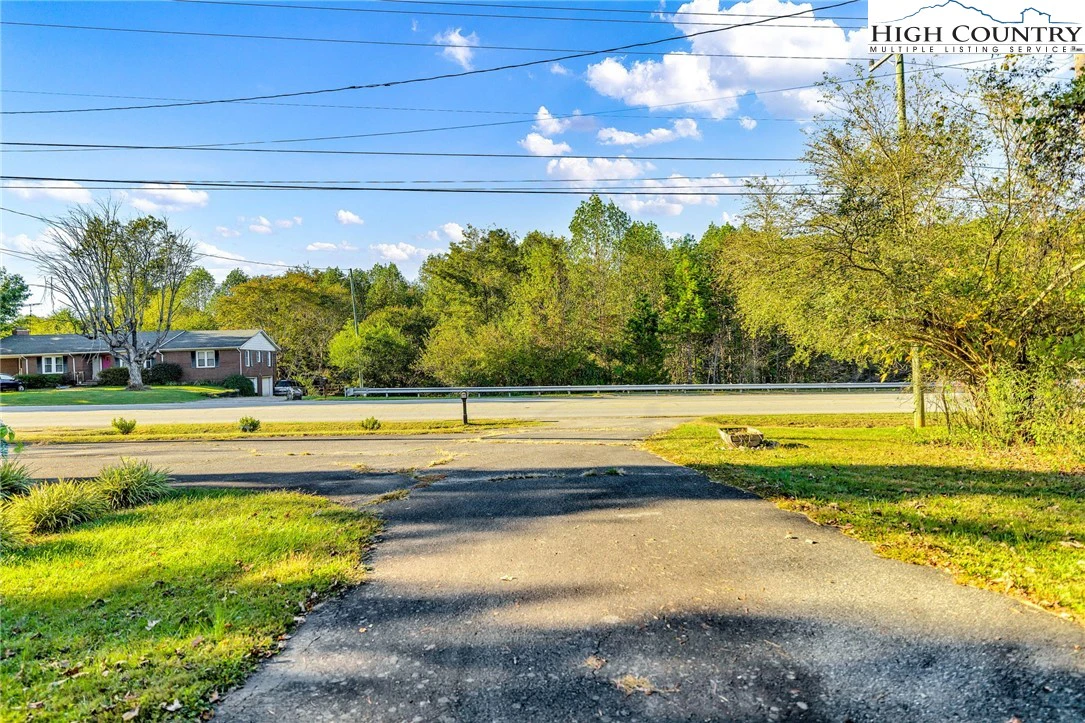 Image number 7 for the current listing