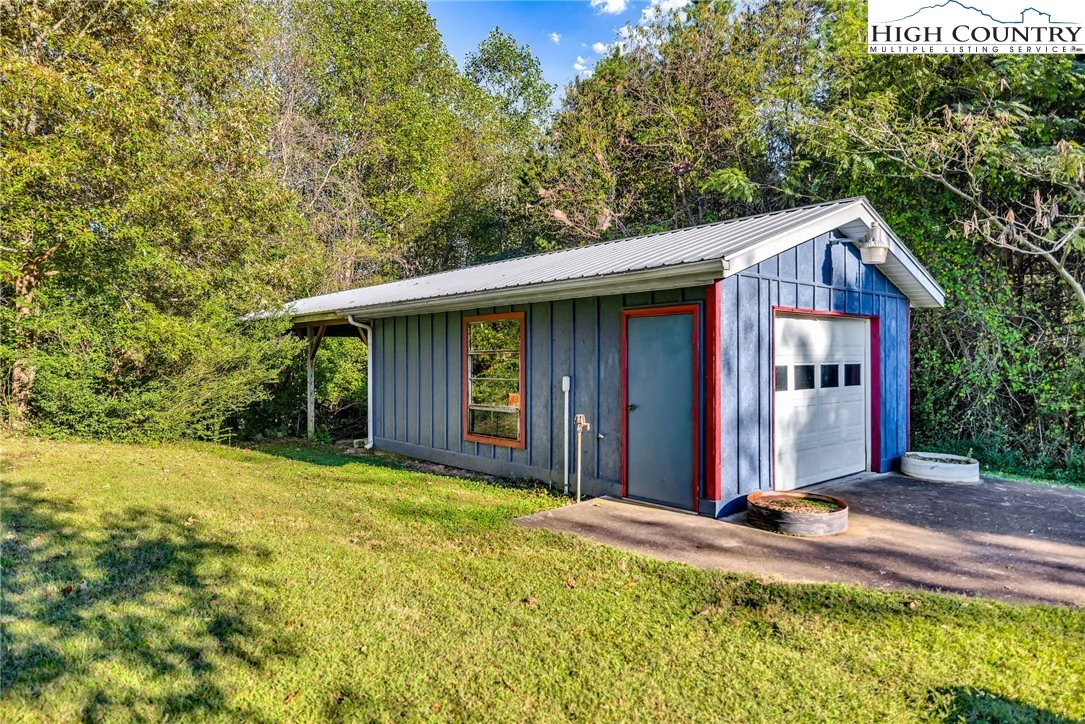 Image number 2 for the current listing