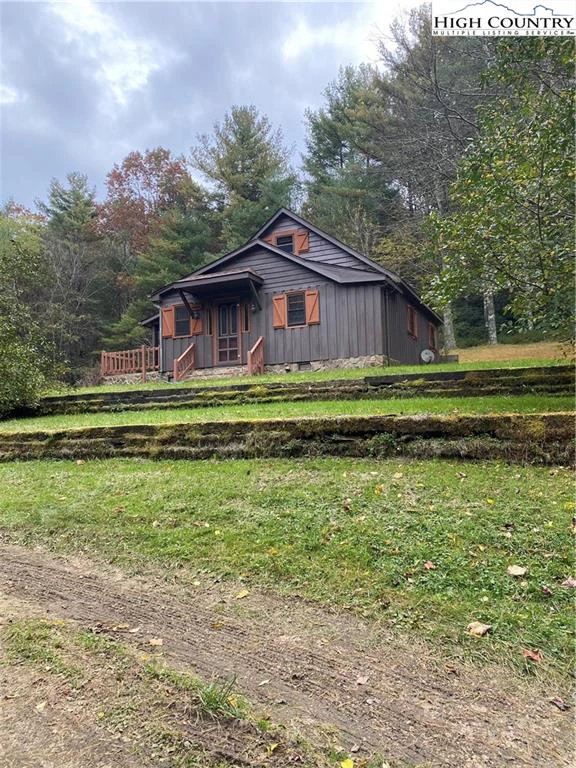Image number 1 for the current listing