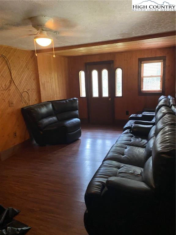 Image number 10 for the current listing