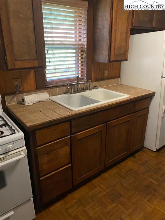 Image number 3 for the current listing