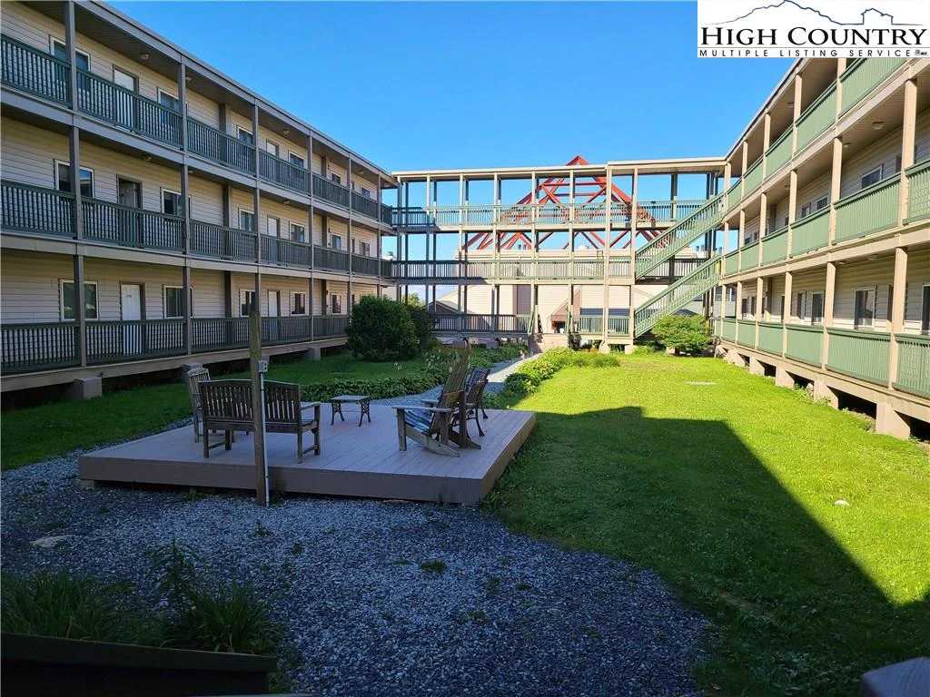 Image number 1 for the current listing