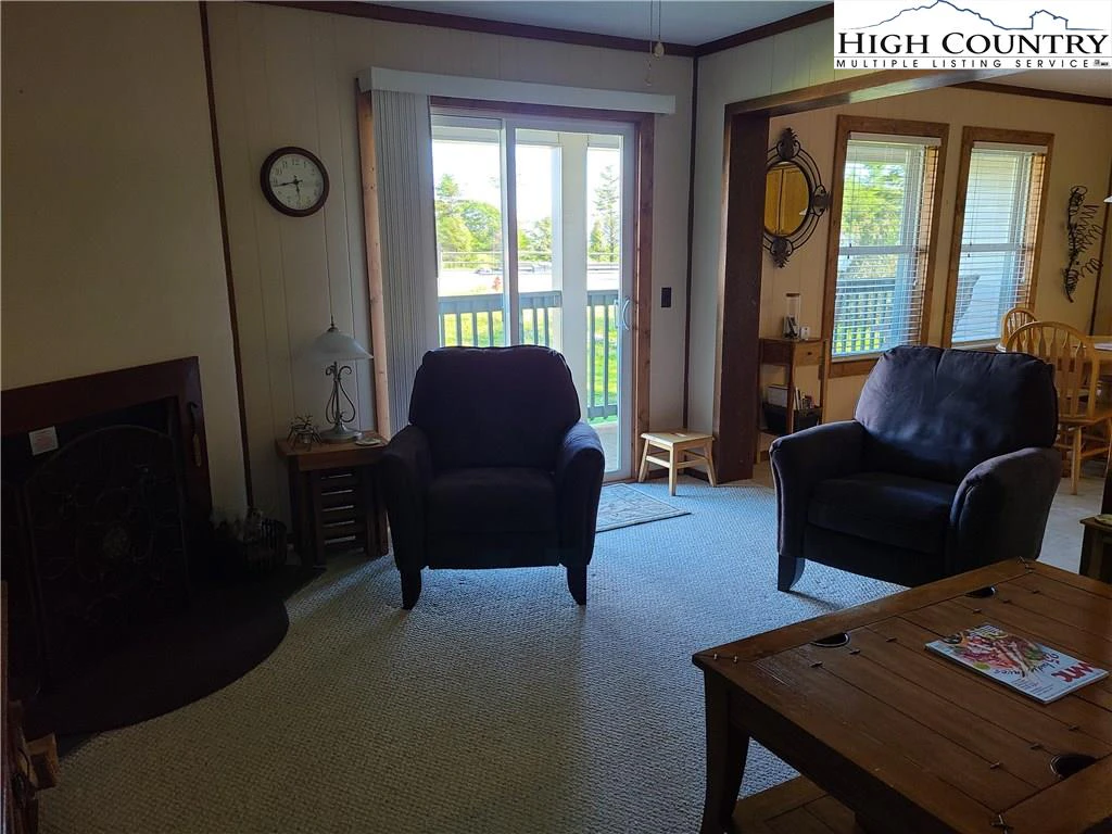 Image number 15 for the current listing
