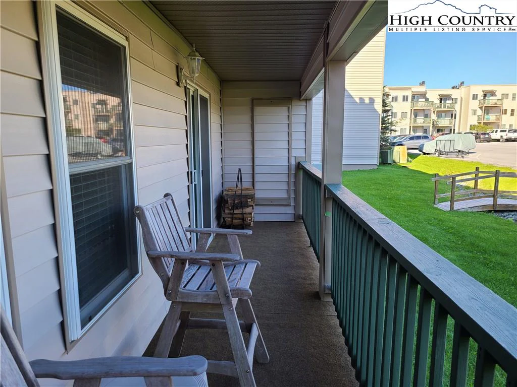Image number 2 for the current listing
