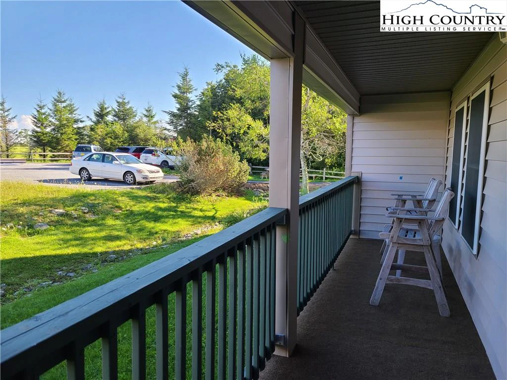 Image number 14 for the current listing