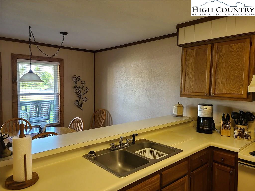 Image number 20 for the current listing