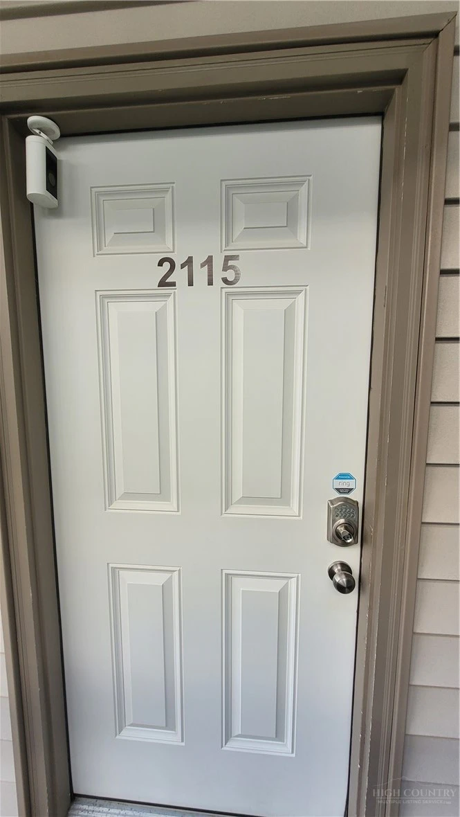 Image number 1 for the current listing