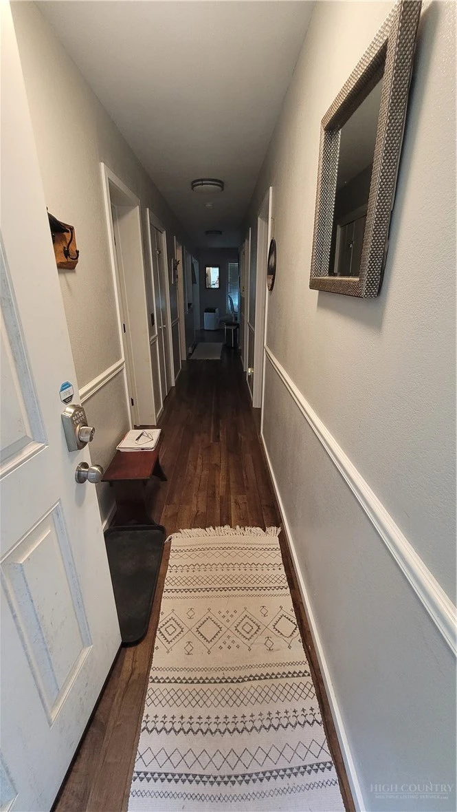 Image number 3 for the current listing