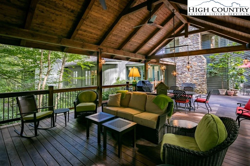 Image number 9 for the current listing