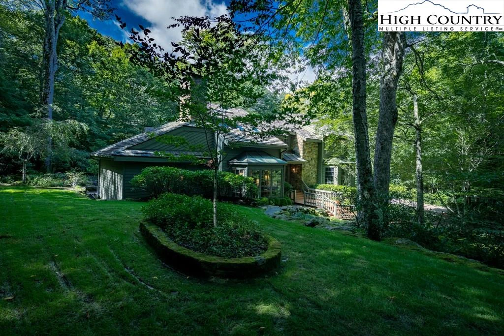 Image number 21 for the current listing