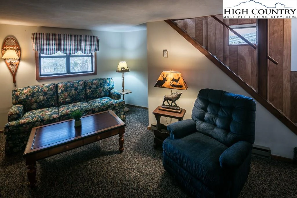 Image number 6 for the current listing