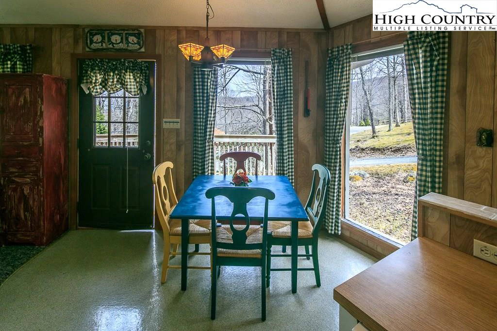 Image number 14 for the current listing