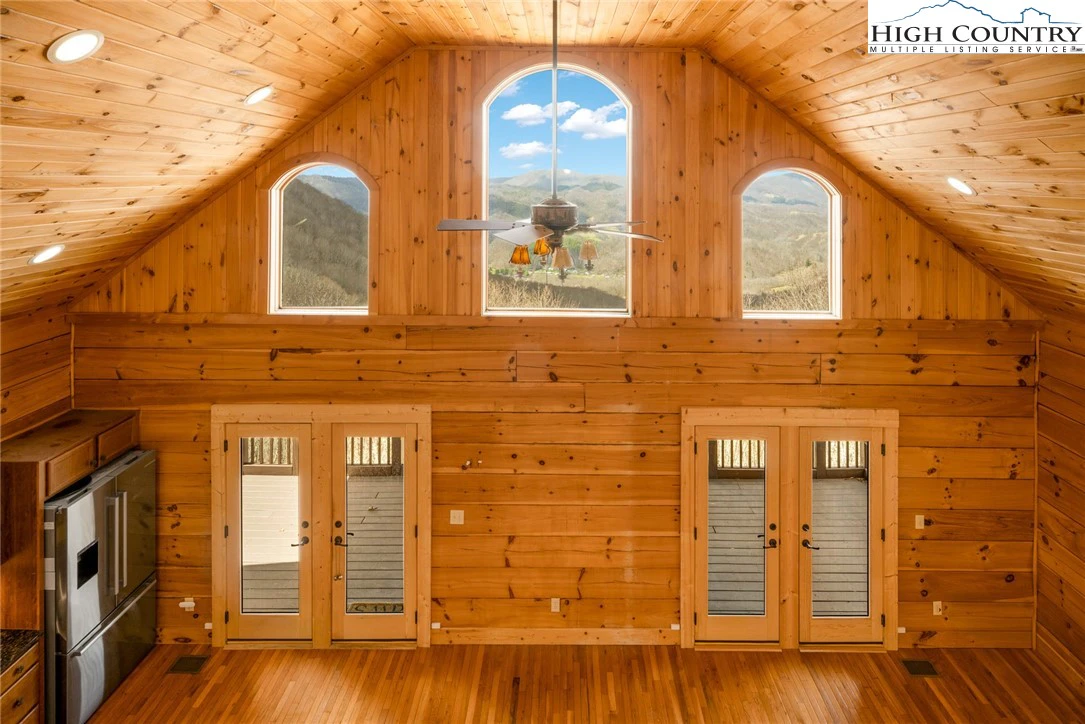 Image number 7 for the current listing
