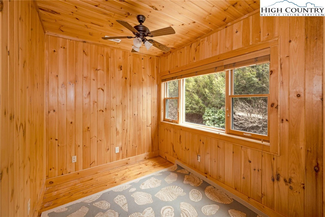 Image number 9 for the current listing