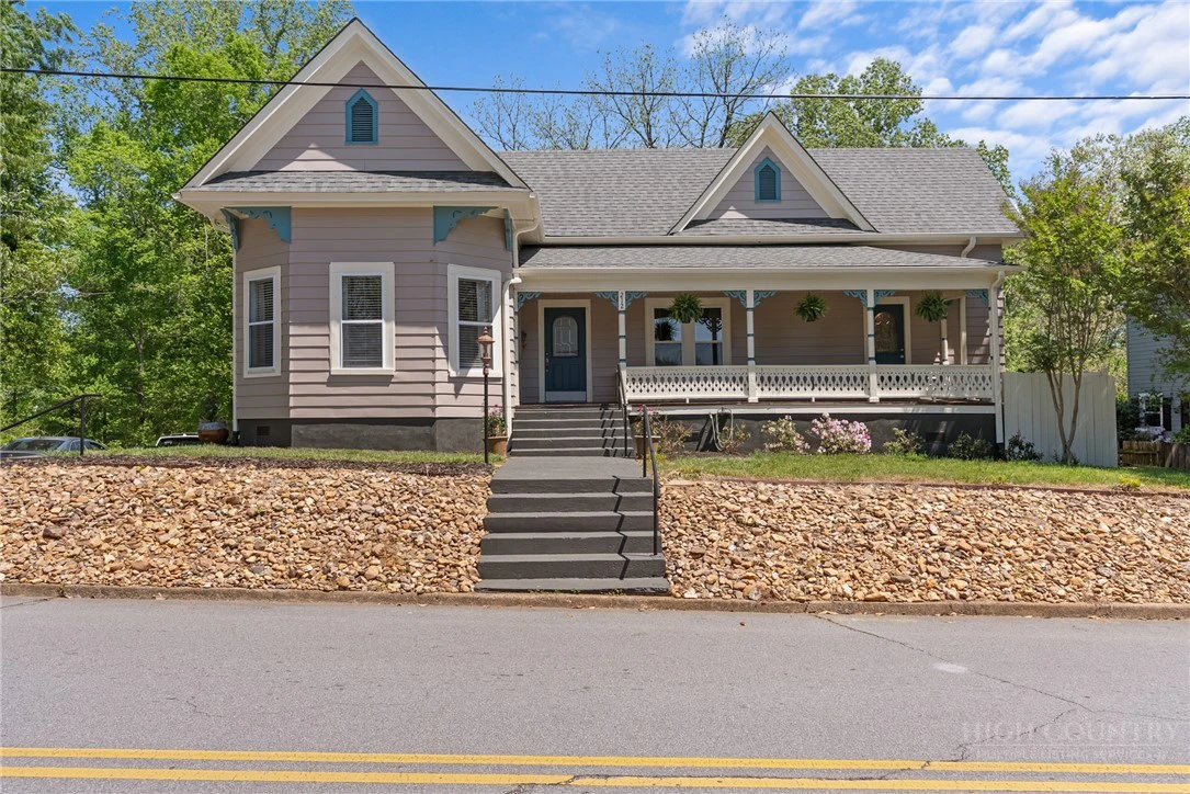 Image number 1 for the current listing