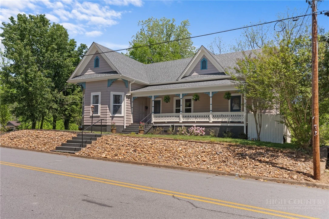 Image number 2 for the current listing