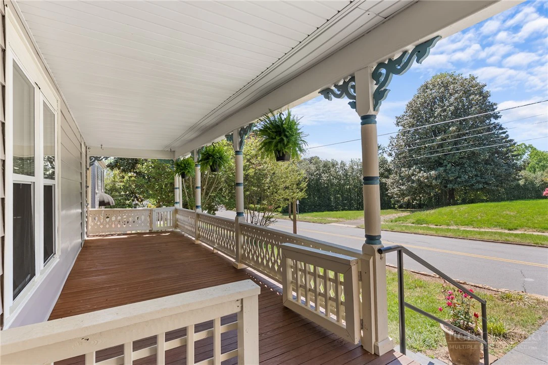 Image number 4 for the current listing