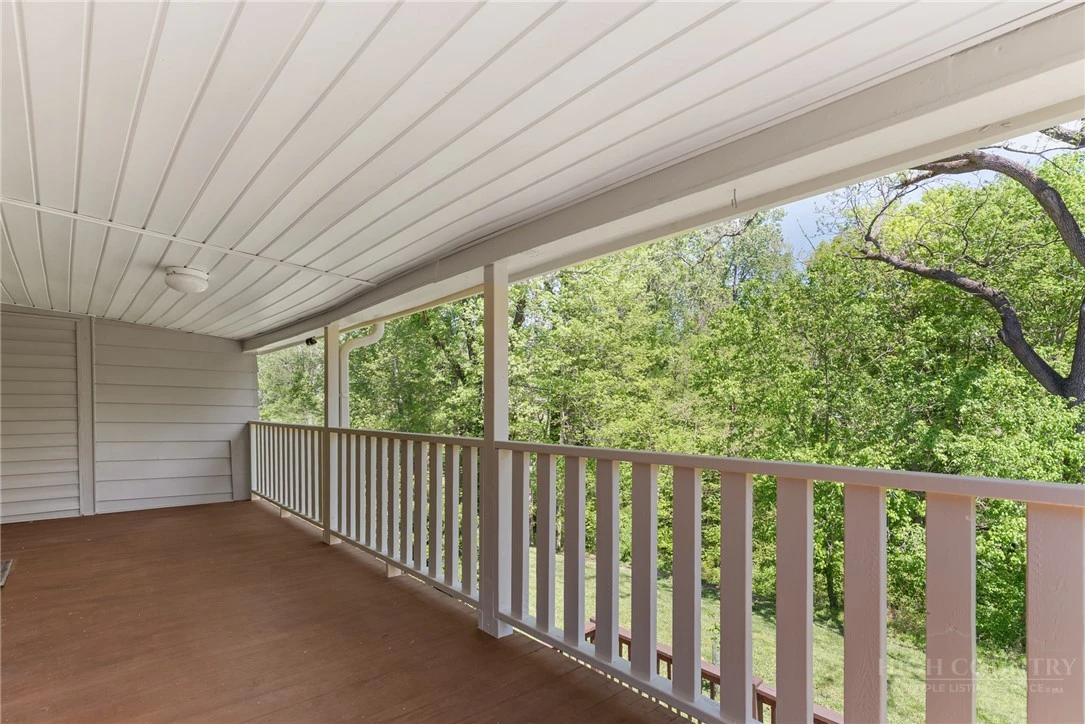 Image number 11 for the current listing