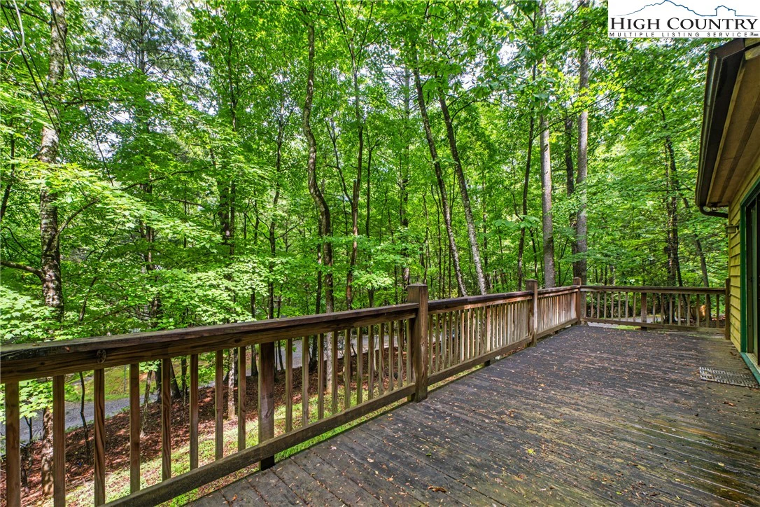 Image number 3 for the current listing