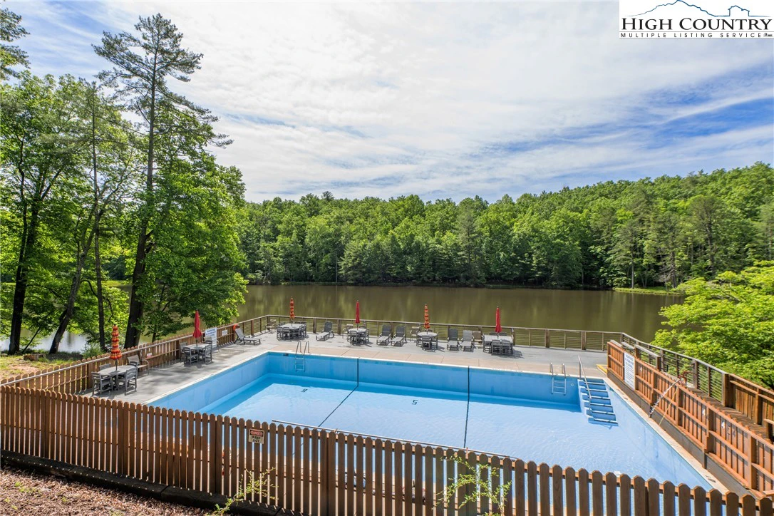 Image number 15 for the current listing