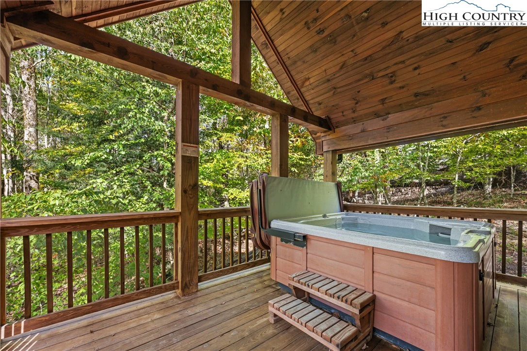 Image number 8 for the current listing