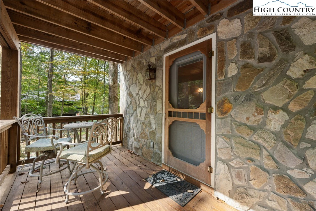 Image number 3 for the current listing