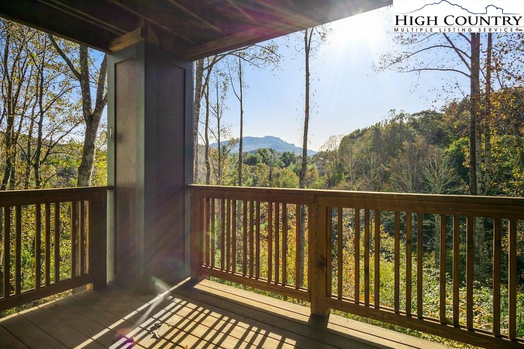 Image number 1 for the current listing