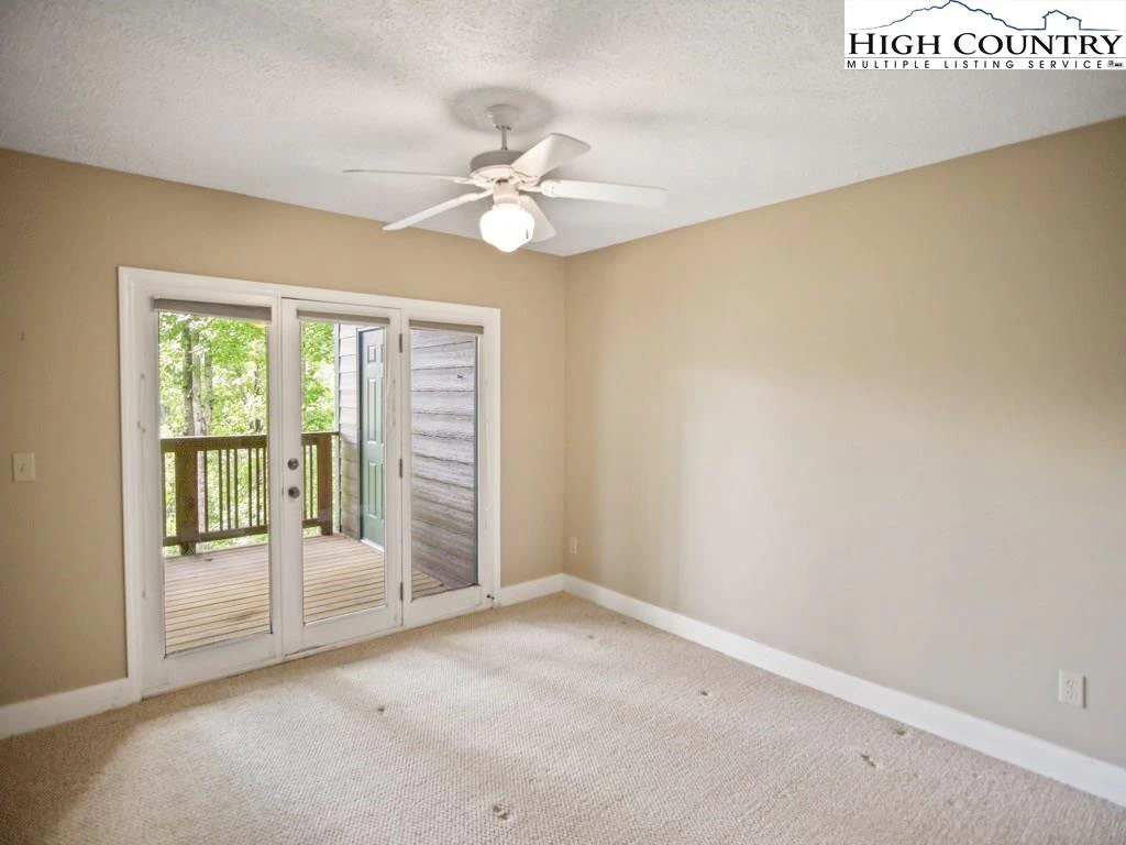 Image number 9 for the current listing