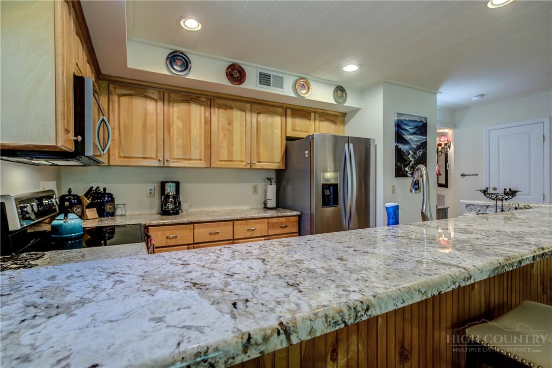 Image number 14 for the current listing
