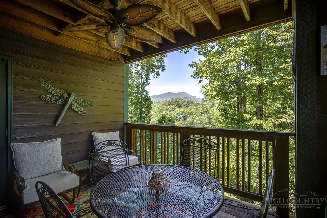 Image number 19 for the current listing