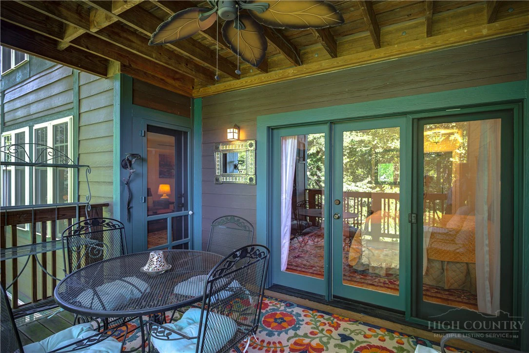Image number 21 for the current listing