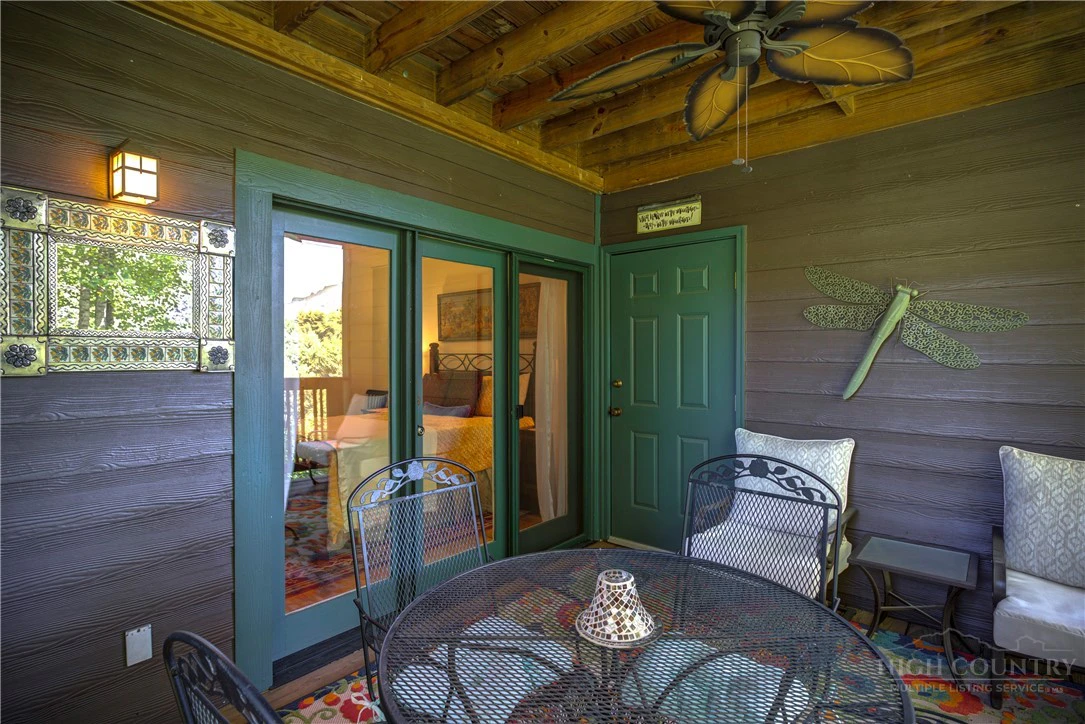 Image number 22 for the current listing