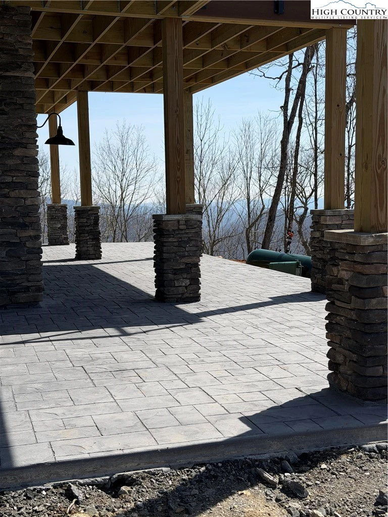 Image number 2 for the current listing