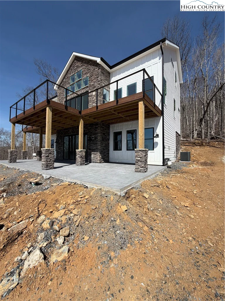 Image number 16 for the current listing