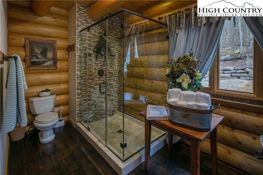 Image number 5 for the current listing