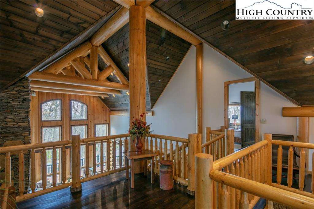 Image number 7 for the current listing