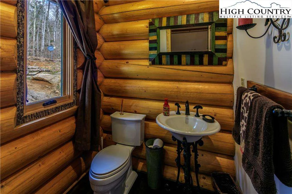Image number 2 for the current listing