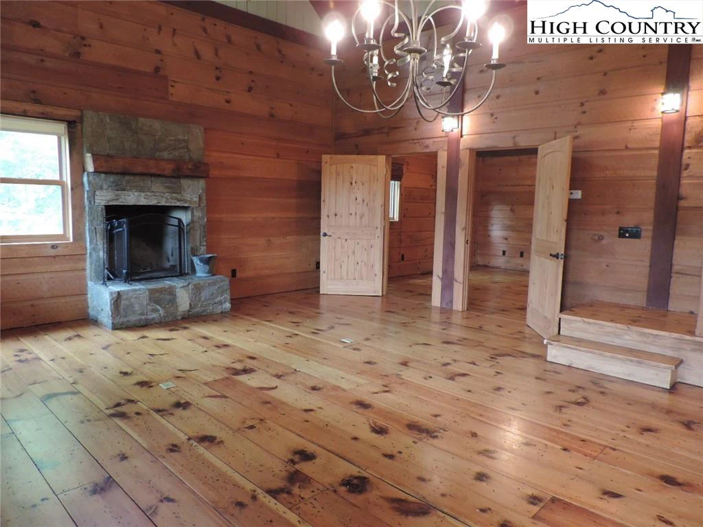 Image number 3 for the current listing