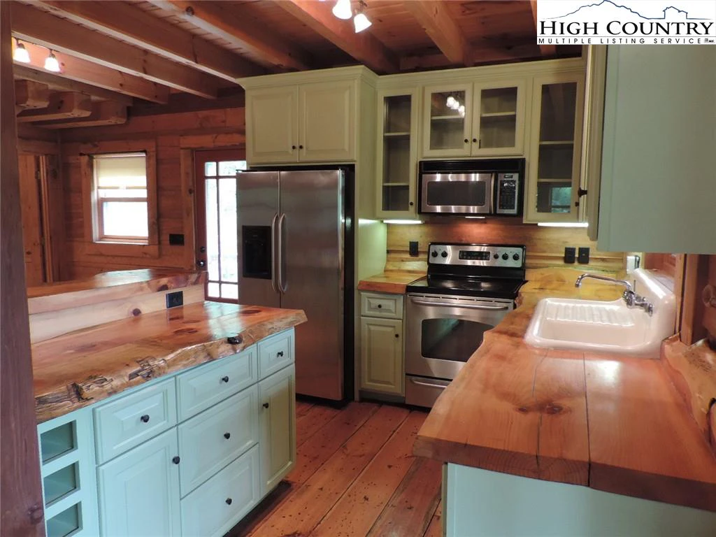 Image number 7 for the current listing