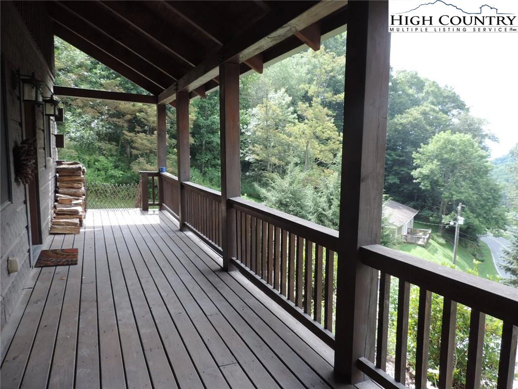 Image number 8 for the current listing