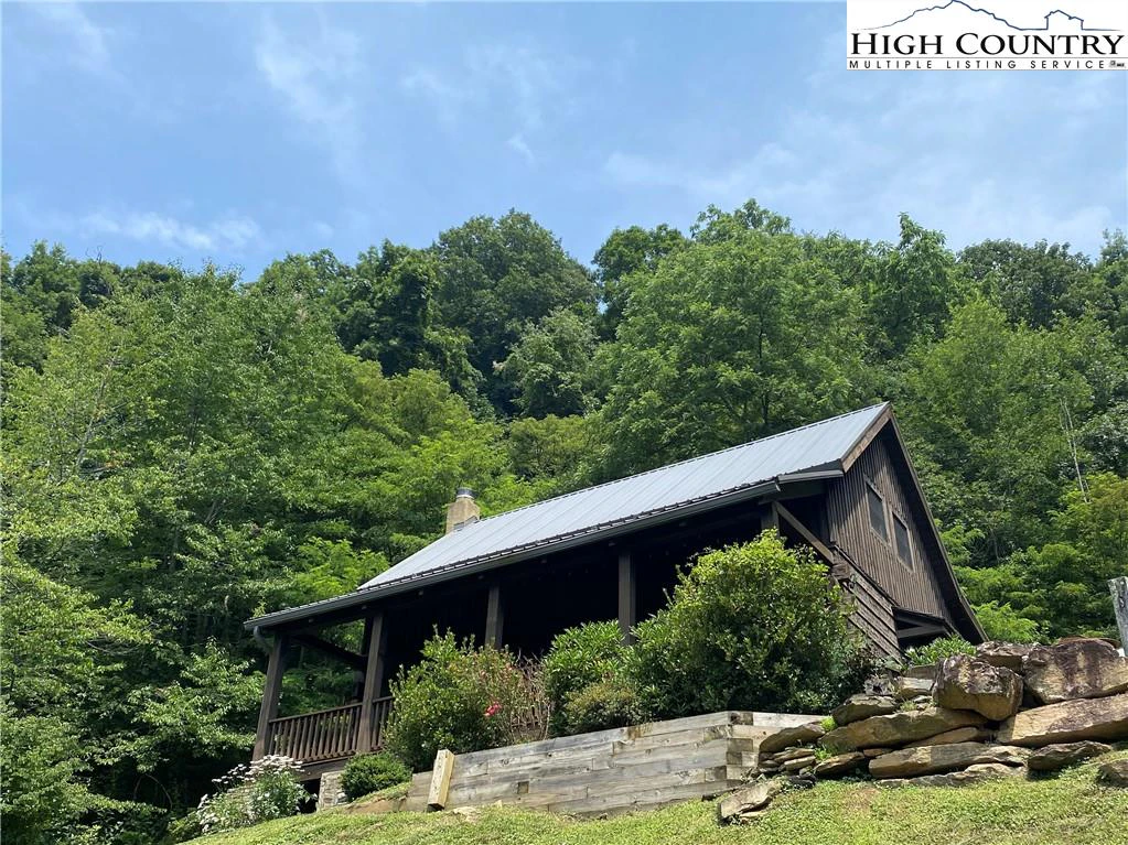 Image number 2 for the current listing