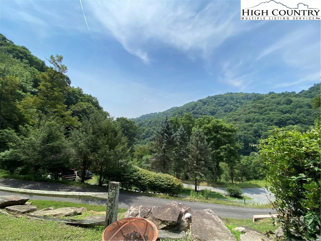 Image number 14 for the current listing