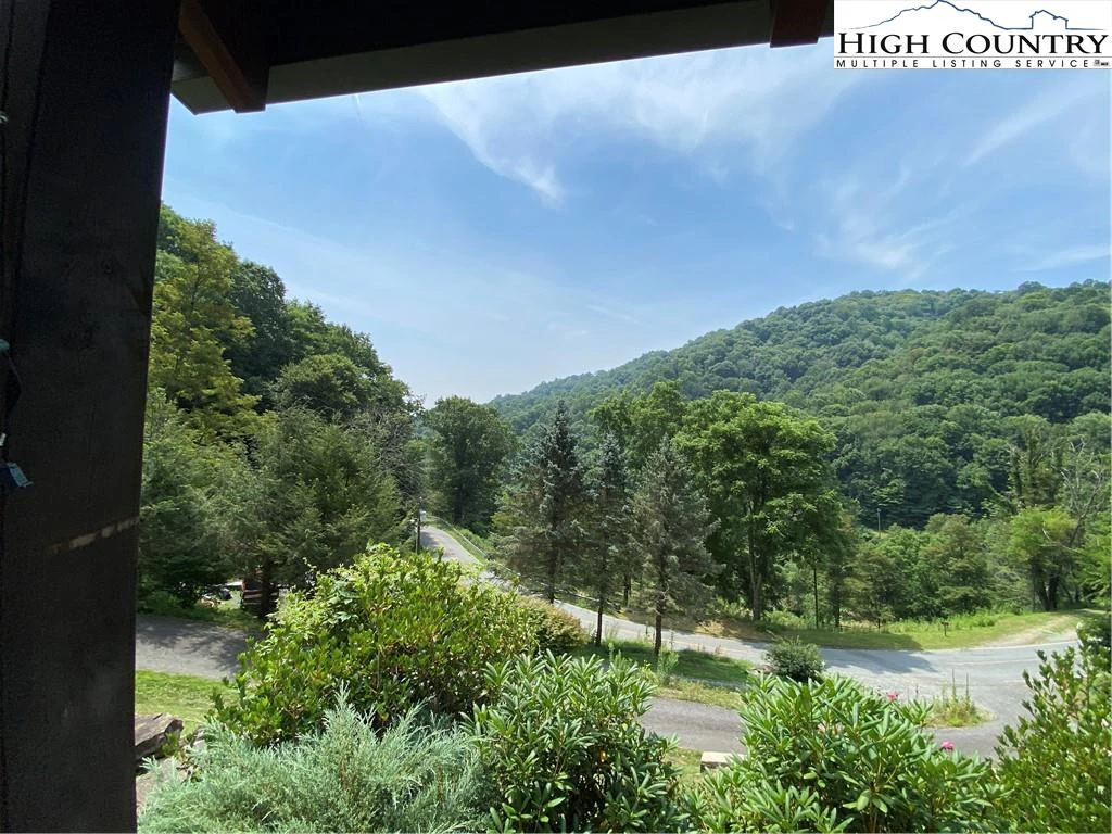 Image number 18 for the current listing