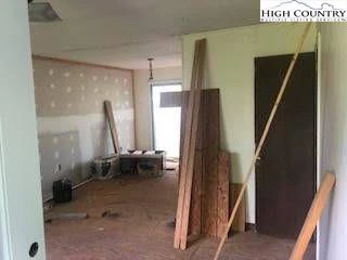 Image number 6 for the current listing